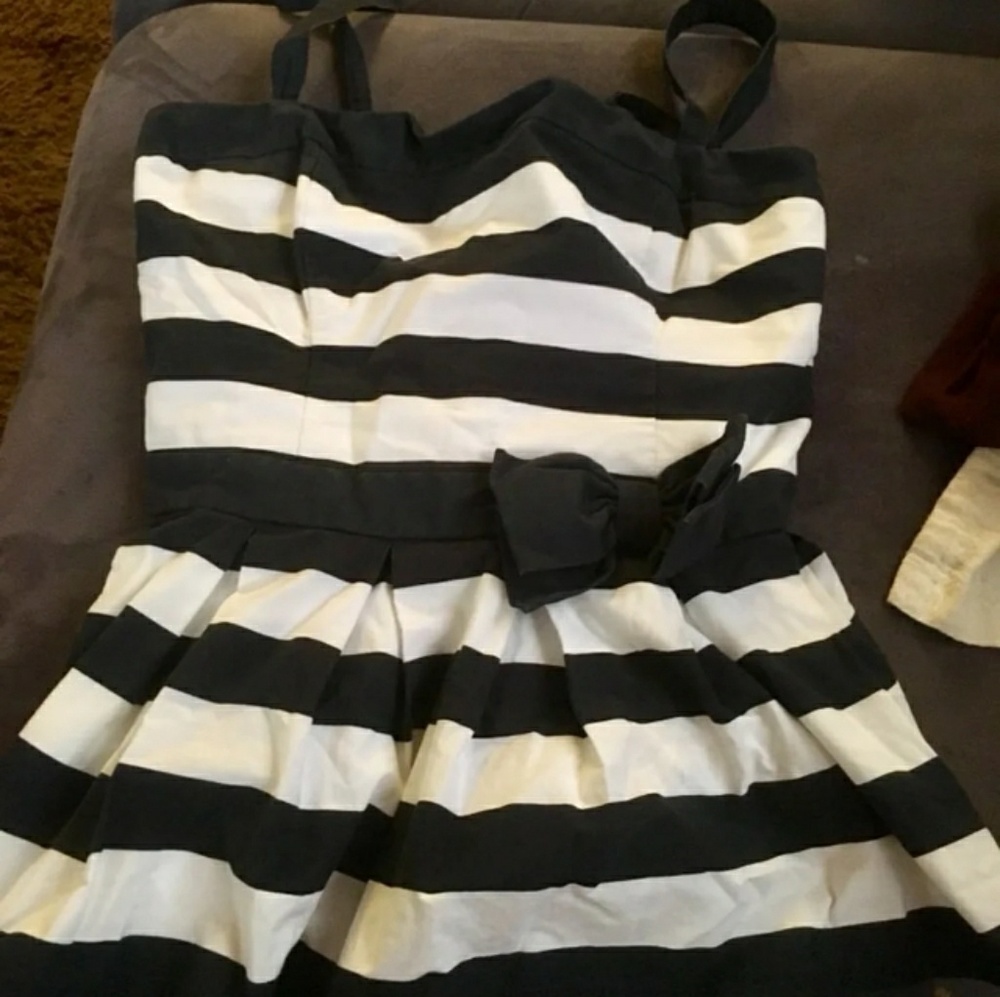 Hollister top size medium